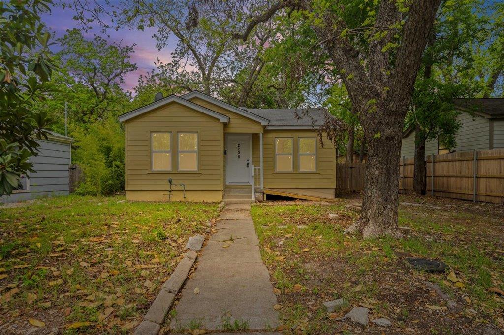 2206 Rountree Dr, Austin, TX 78722