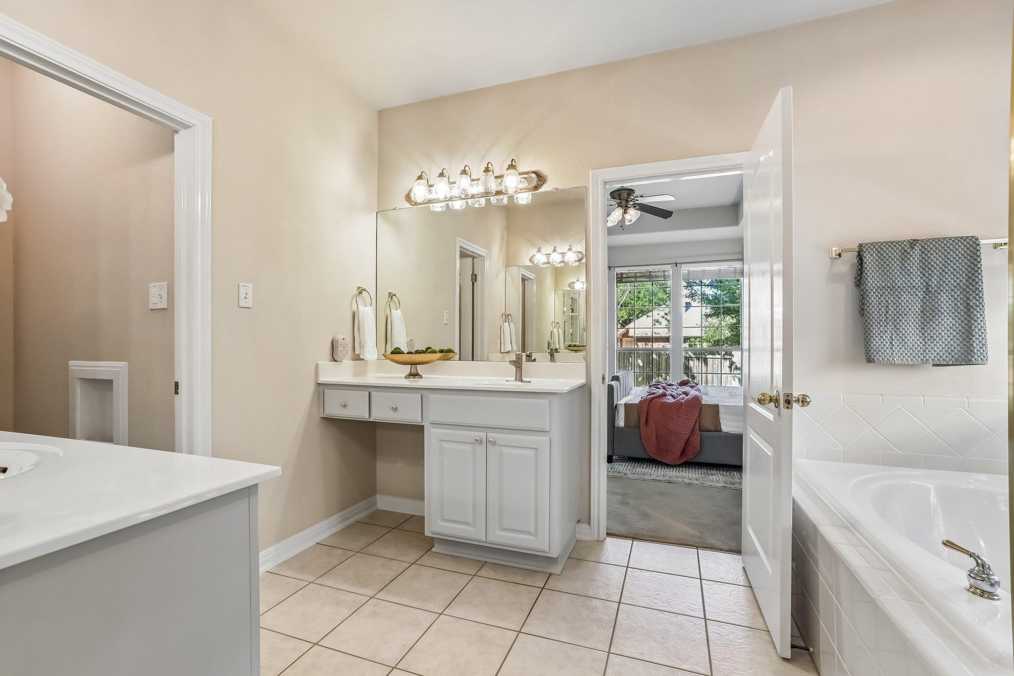 15008 Thatcher Dr, Austin, TX 78717