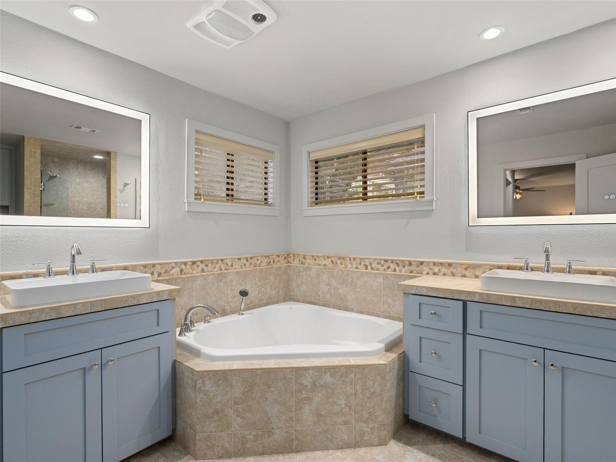 299 W Edgewater Ter, New Braunfels, TX 78130