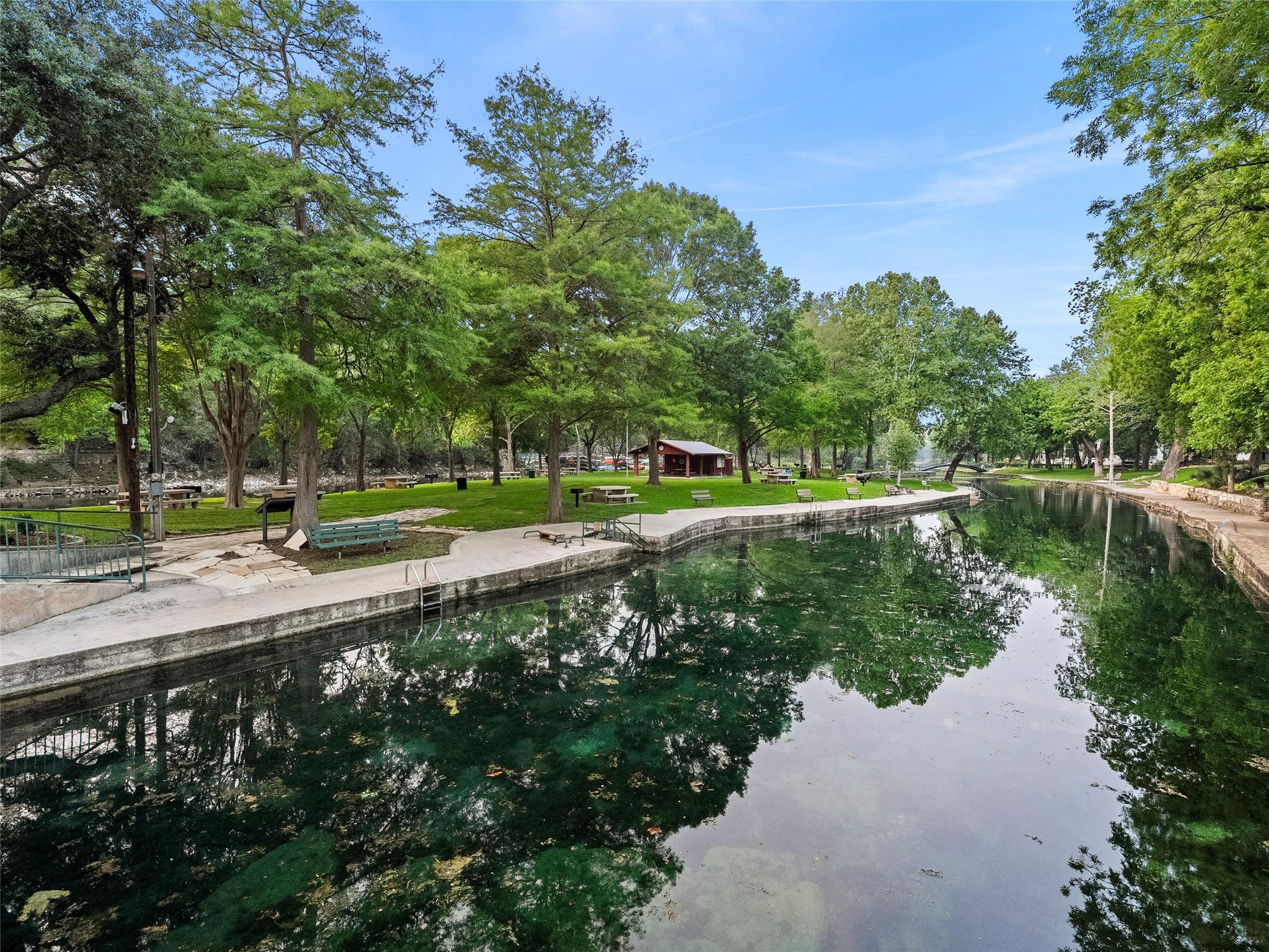 299 W Edgewater Ter, New Braunfels, TX 78130
