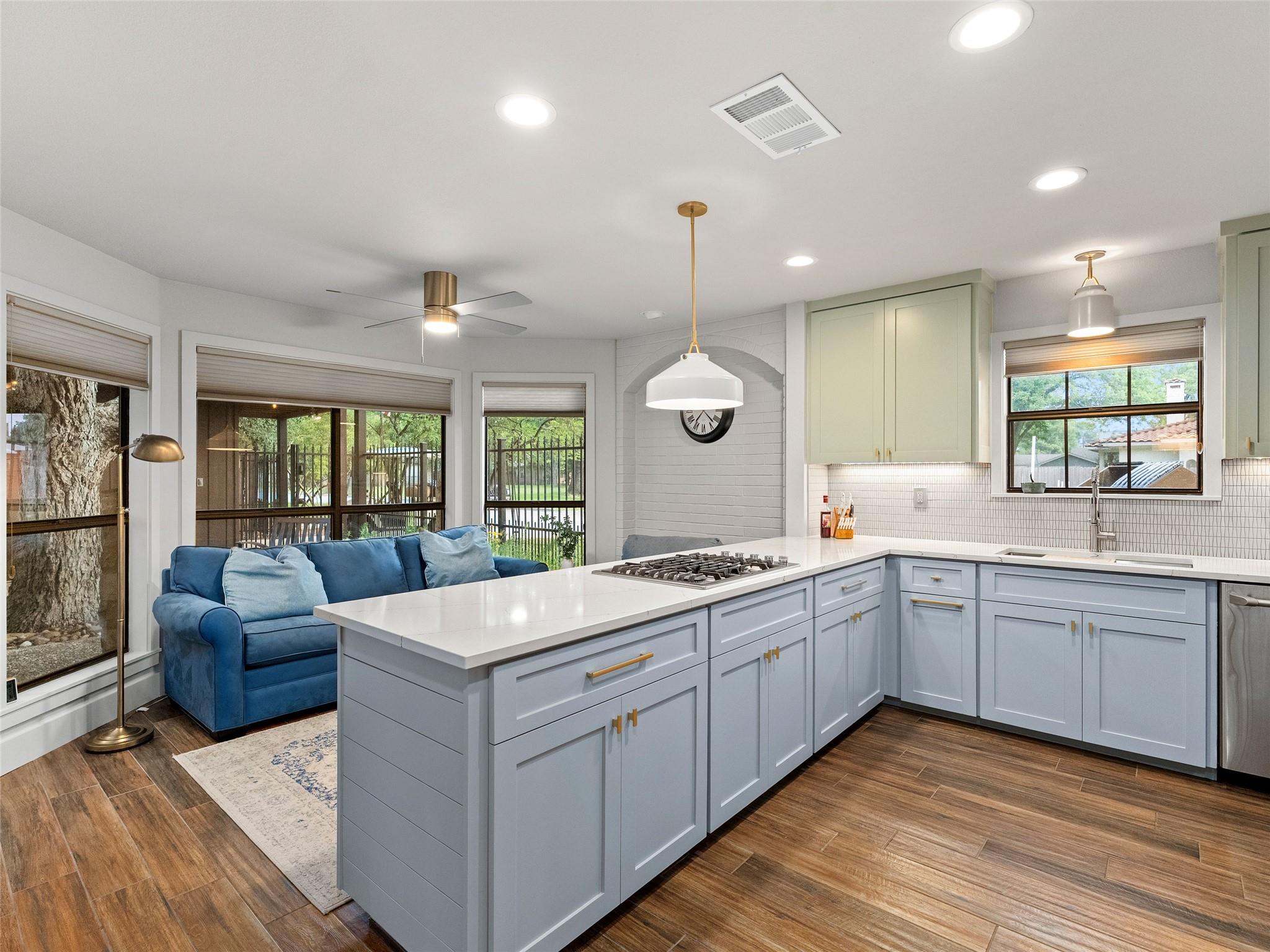 299 W Edgewater Ter, New Braunfels, TX 78130