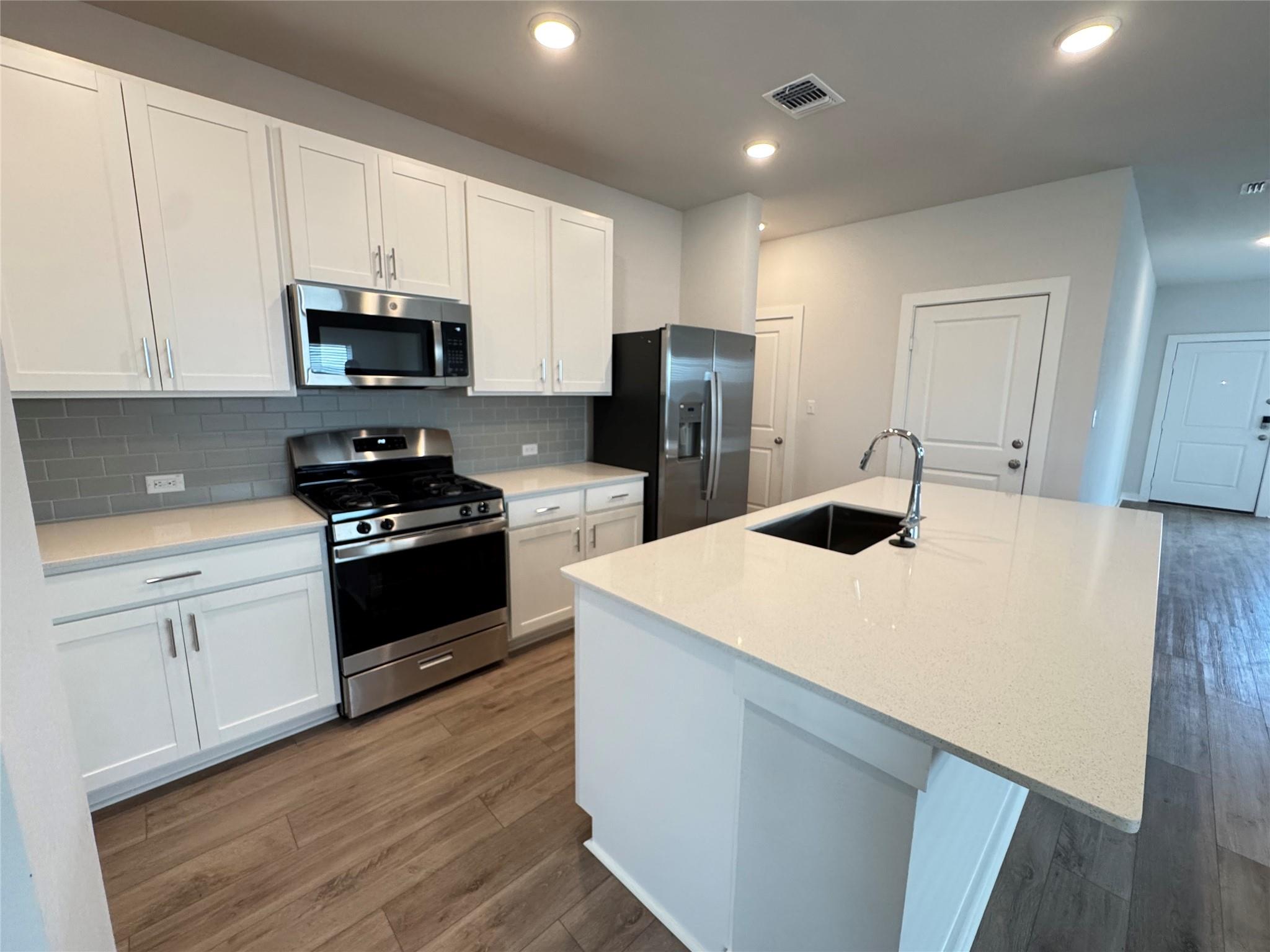 112 Corn Ln, Hutto, TX 78634