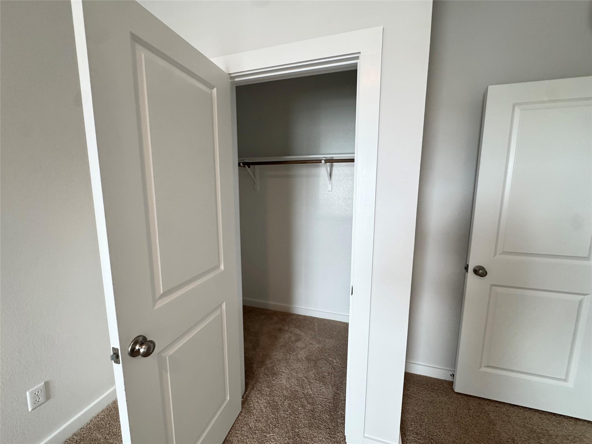 112 Corn Ln, Hutto, TX 78634