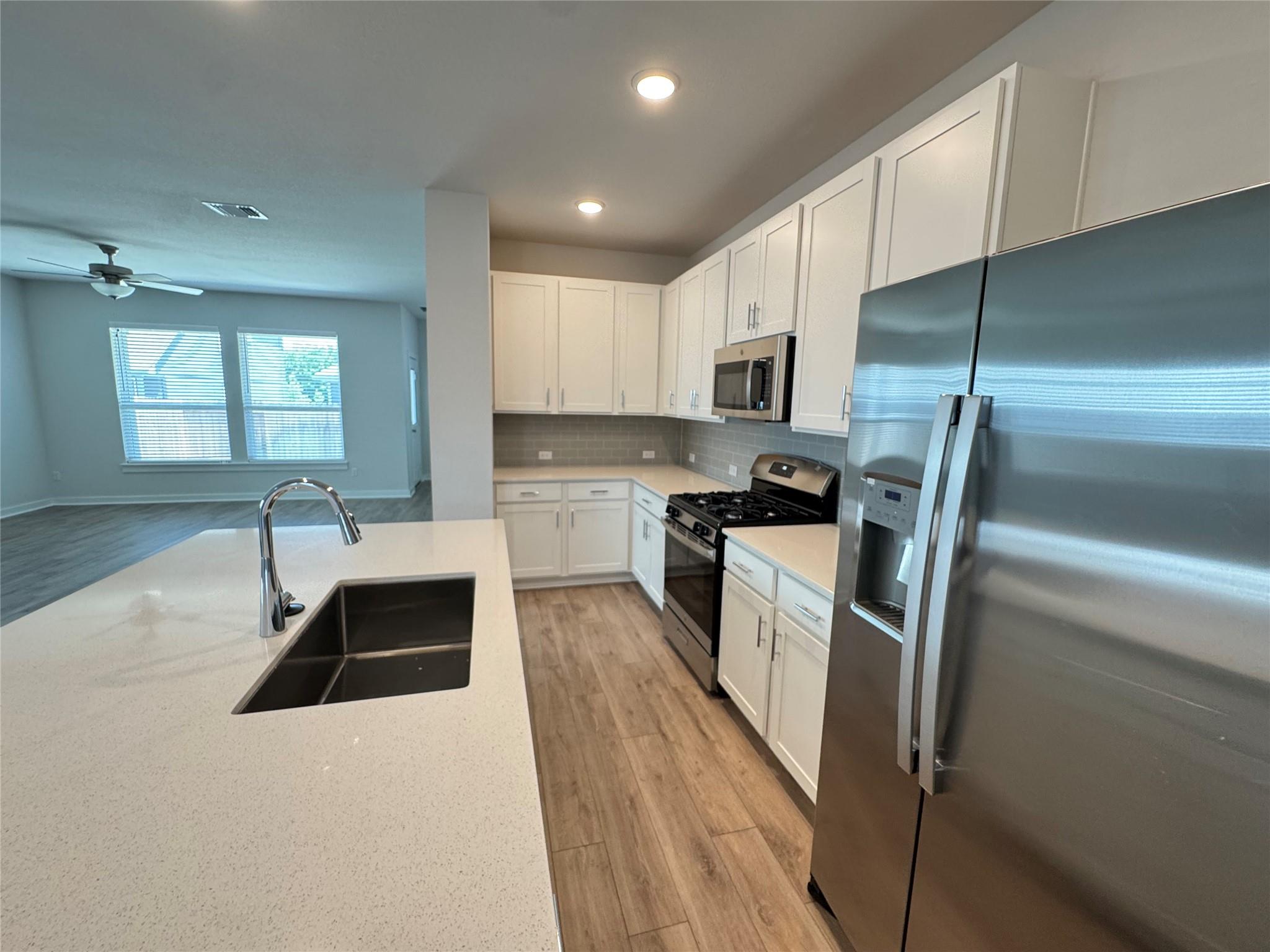 112 Corn Ln, Hutto, TX 78634