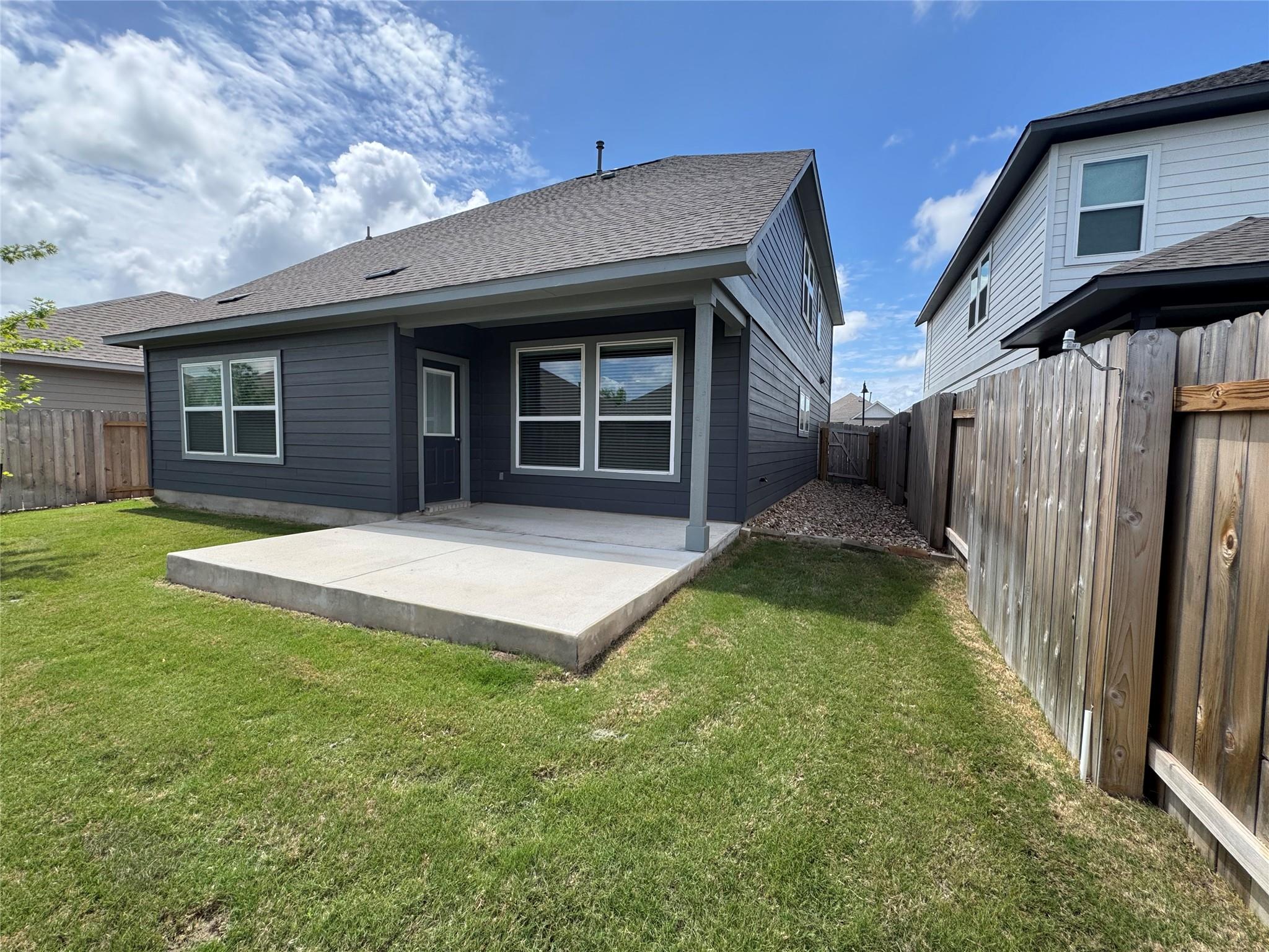 112 Corn Ln, Hutto, TX 78634