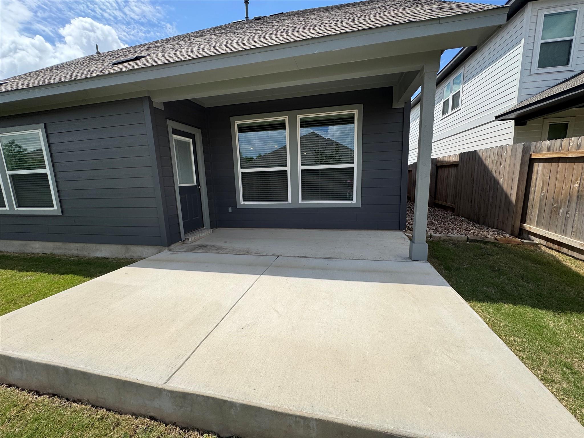 112 Corn Ln, Hutto, TX 78634