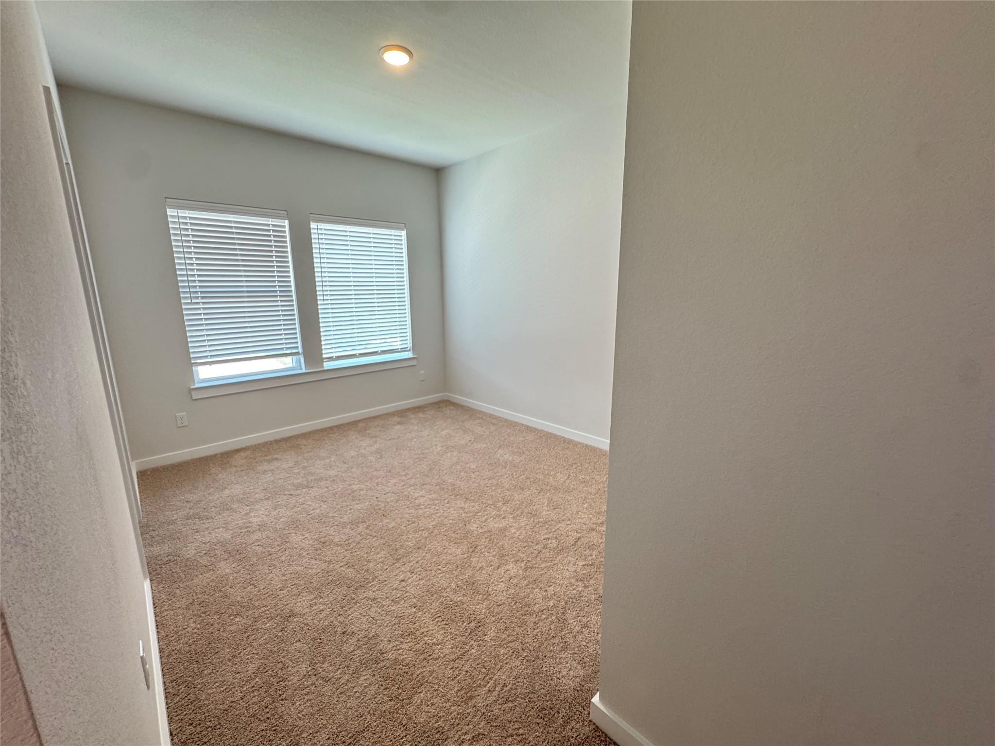 112 Corn Ln, Hutto, TX 78634