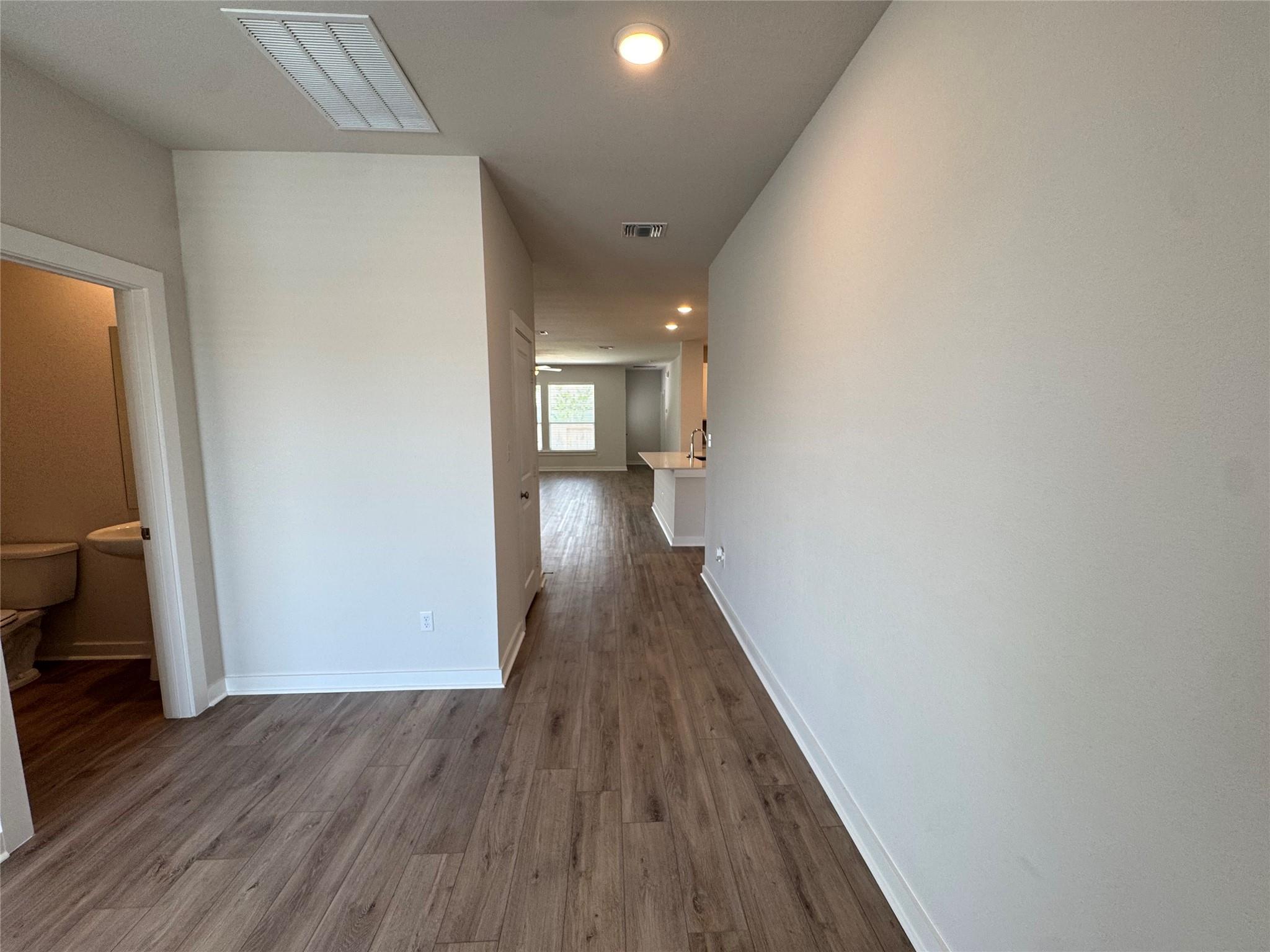 112 Corn Ln, Hutto, TX 78634