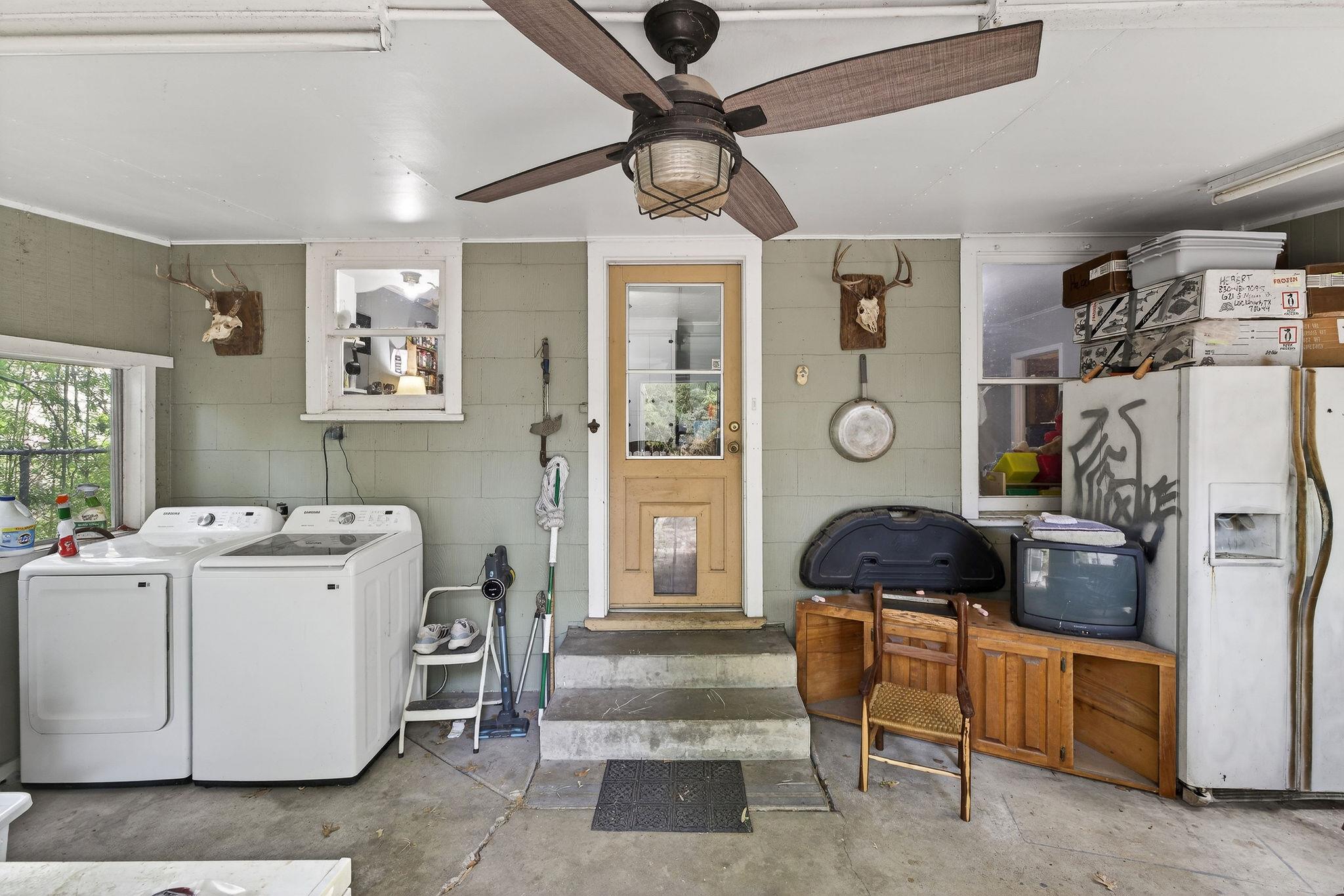 621 S Main St, Lockhart, TX 78644