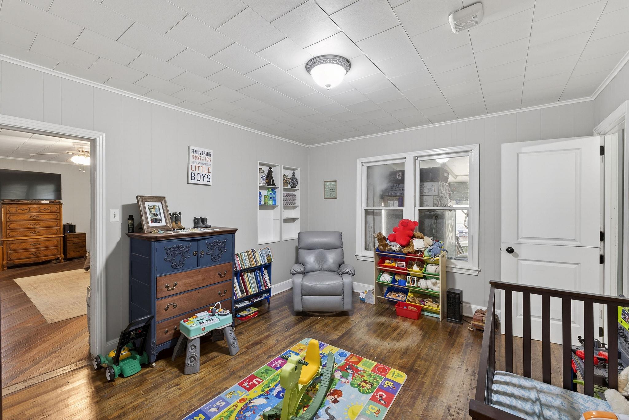 621 S Main St, Lockhart, TX 78644