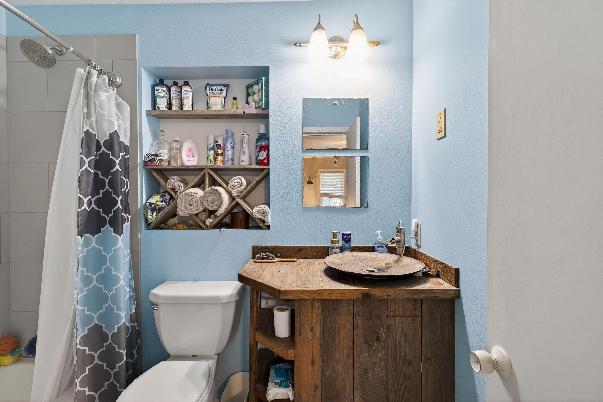 621 S Main St, Lockhart, TX 78644