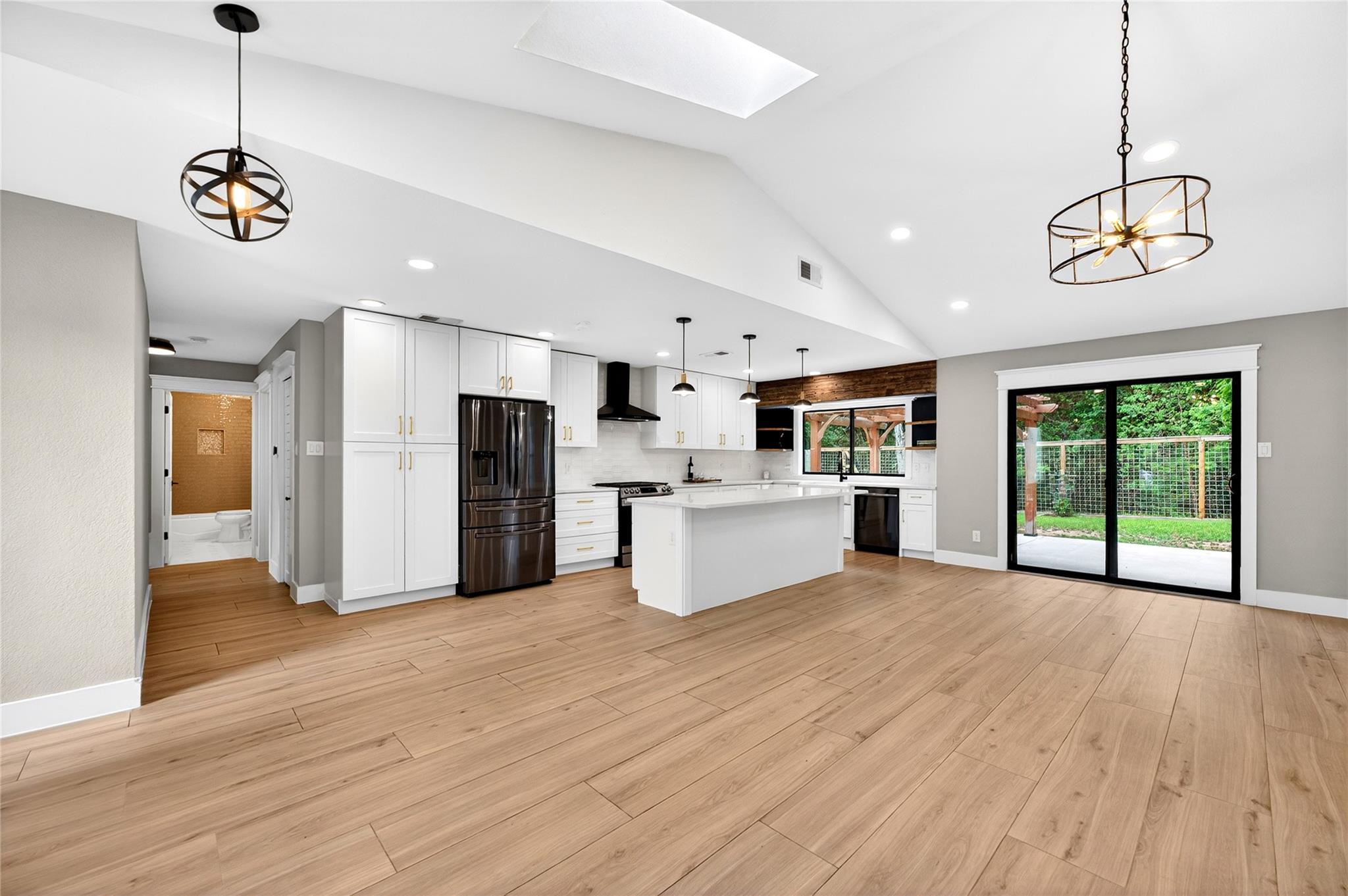 6703 Danwood Dr, Austin, TX 78759