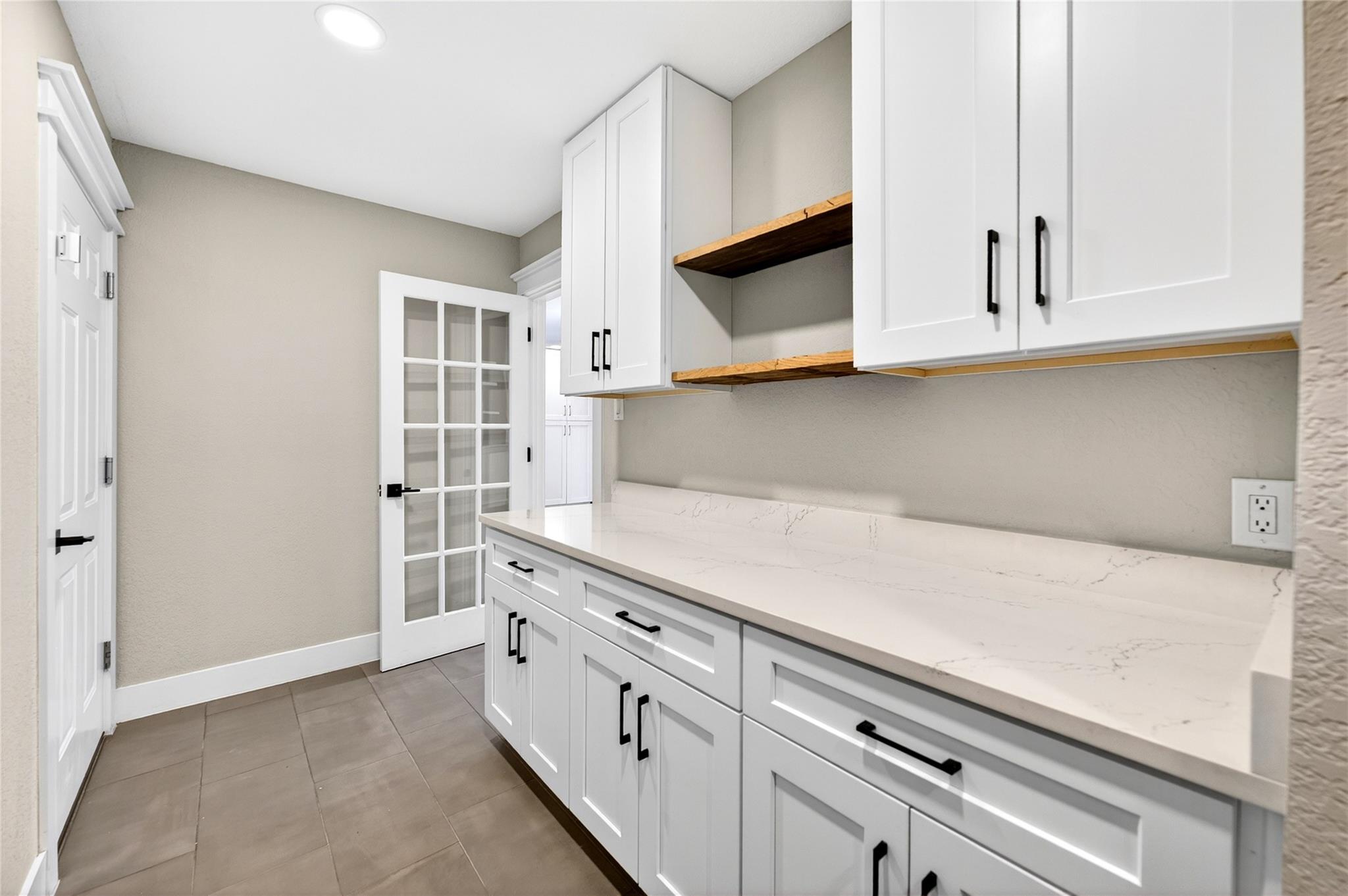 6703 Danwood Dr, Austin, TX 78759