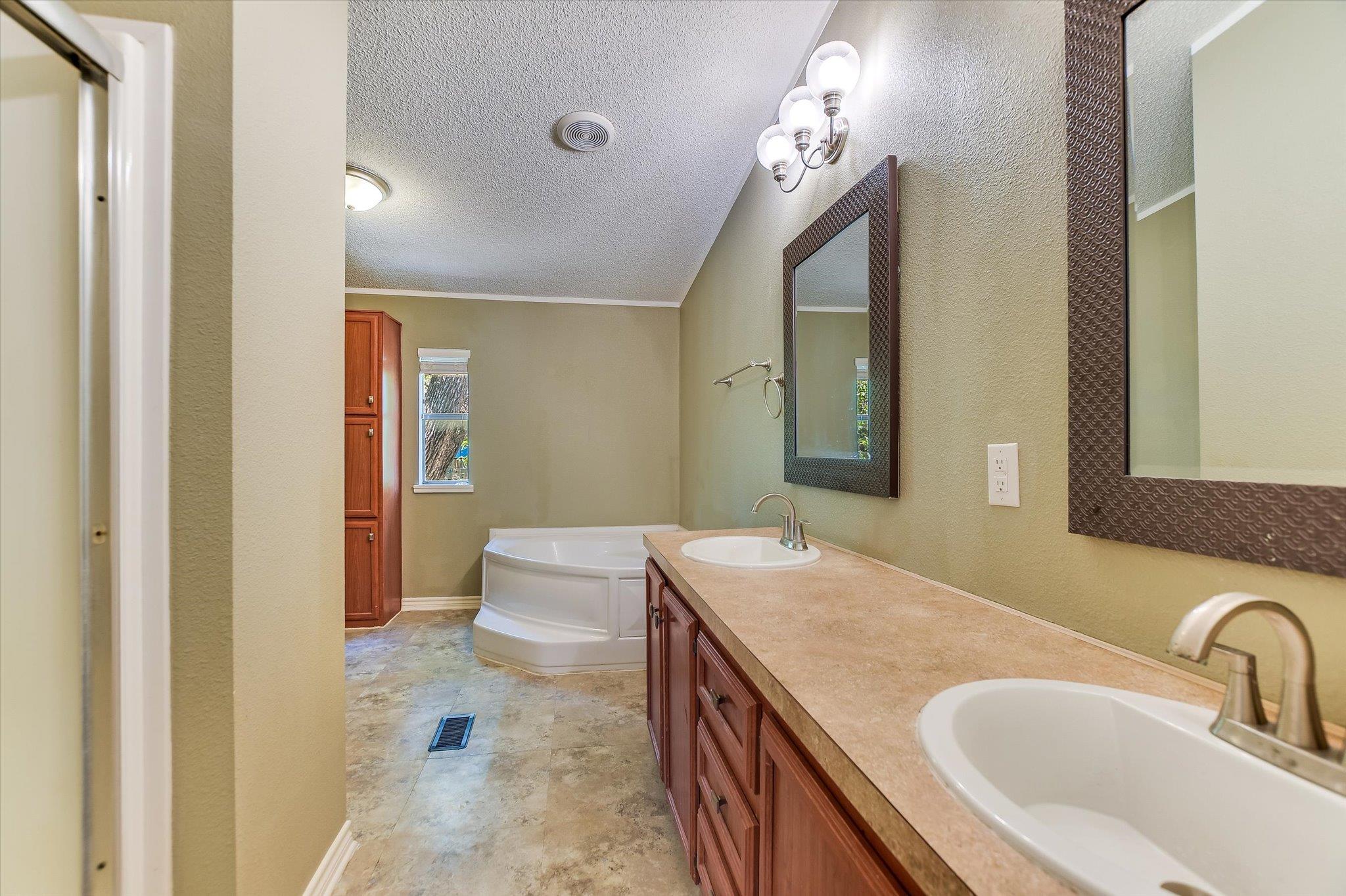 620 E Fm 243, Bertram, TX 78605