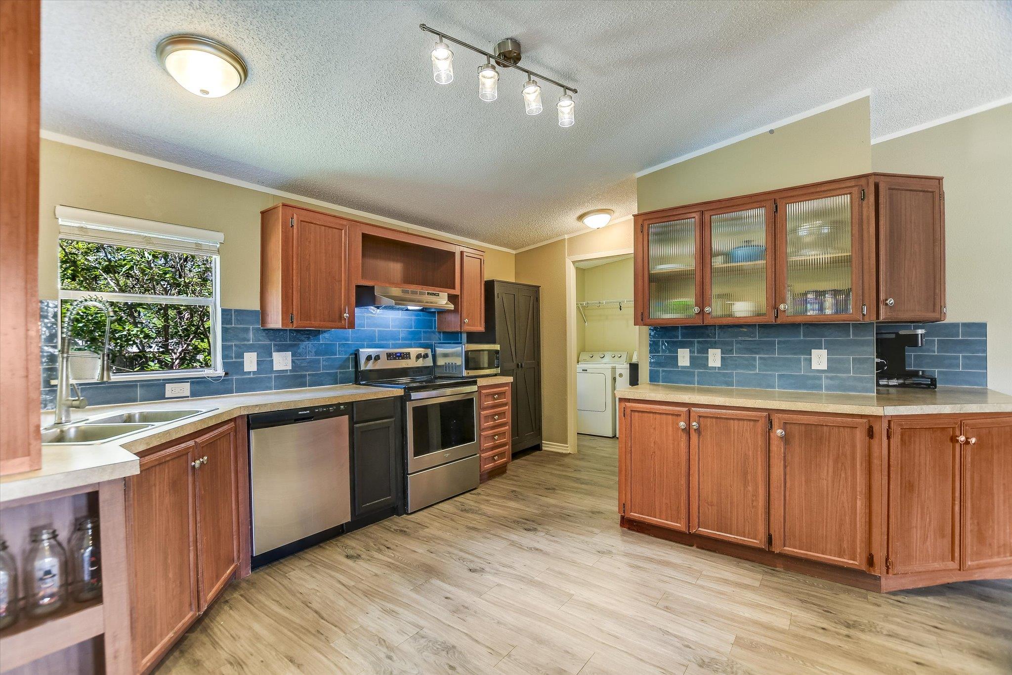 620 E Fm 243, Bertram, TX 78605