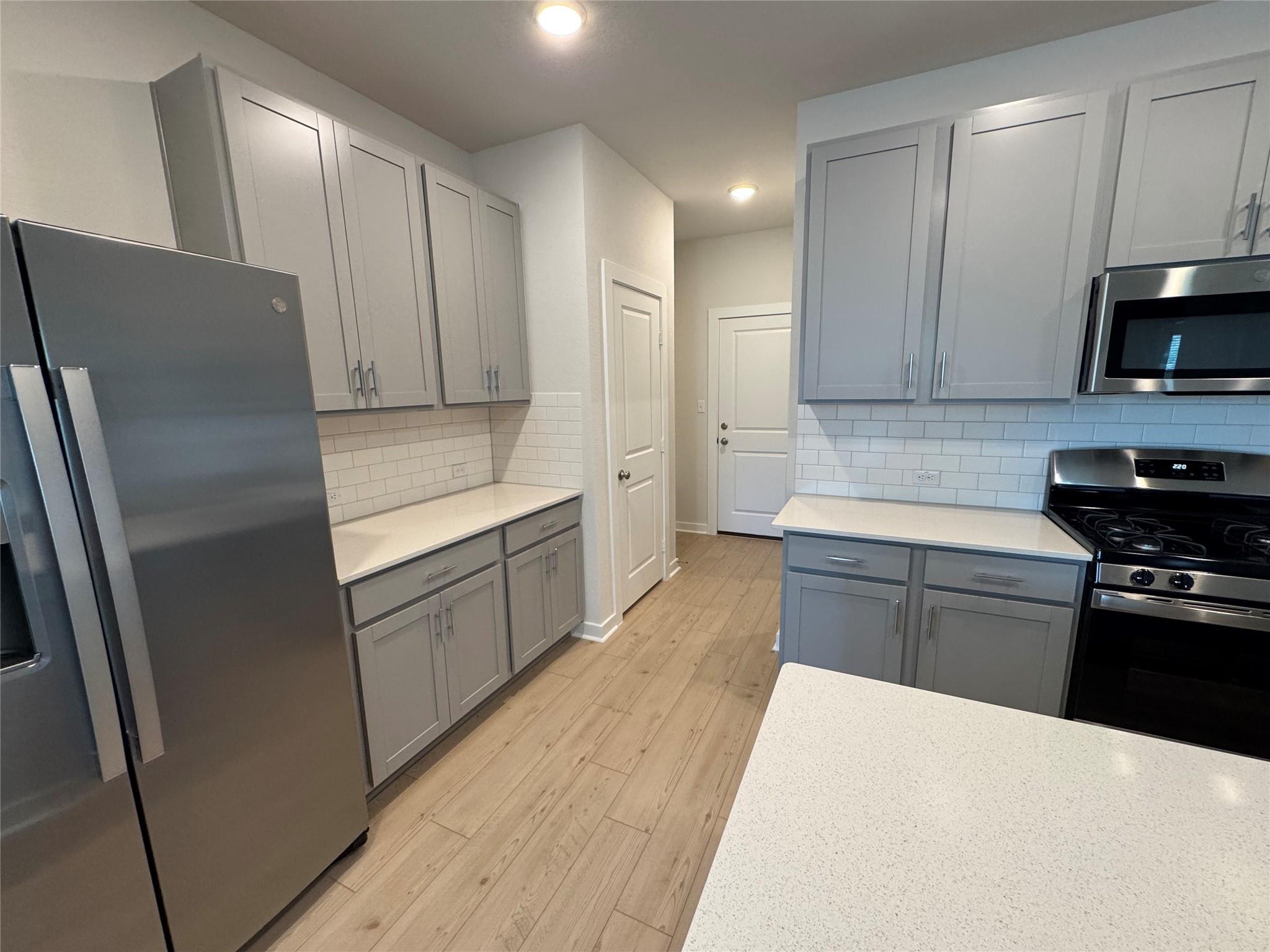 116 Corn Ln, Hutto, TX 78634