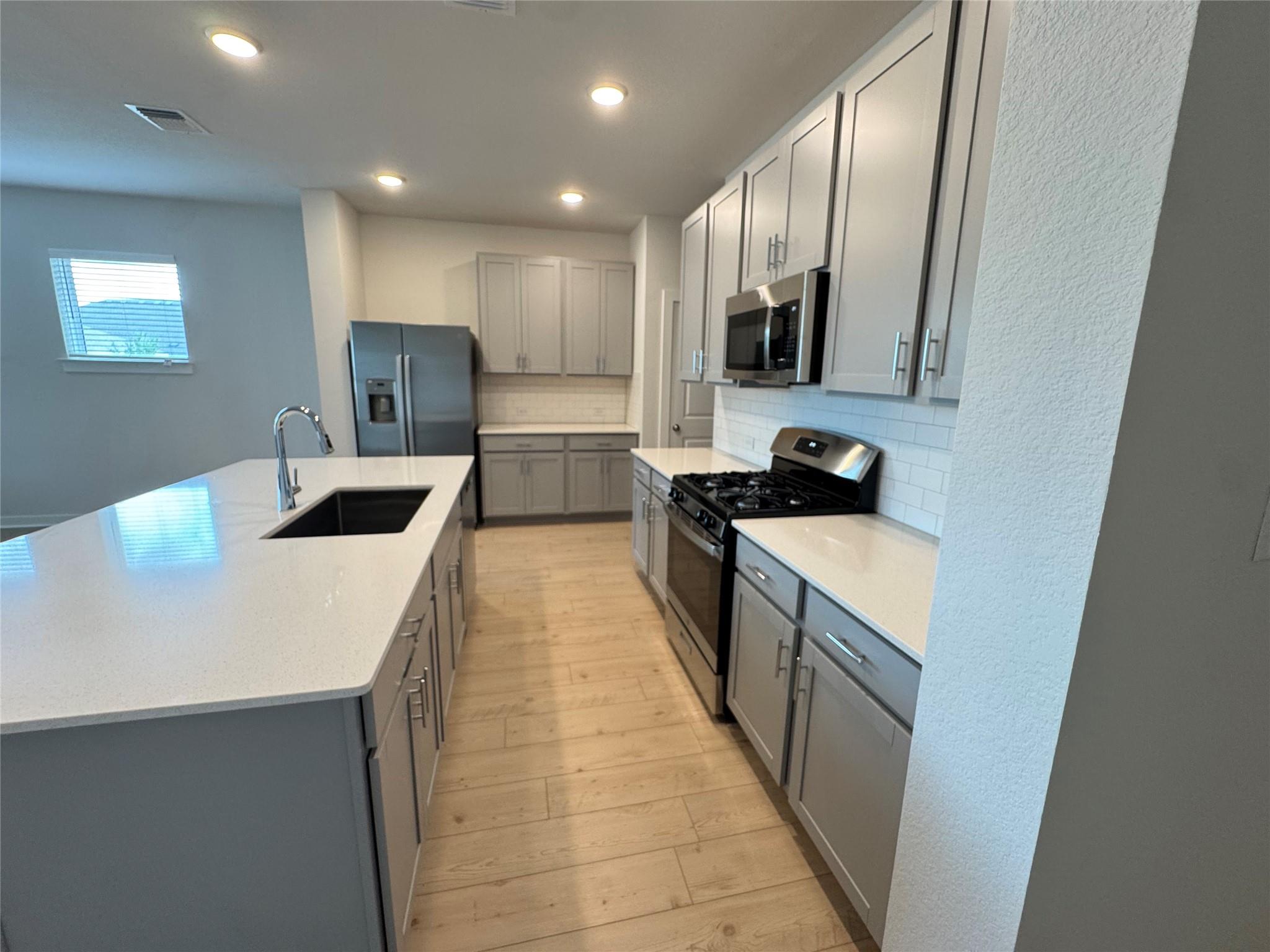 116 Corn Ln, Hutto, TX 78634