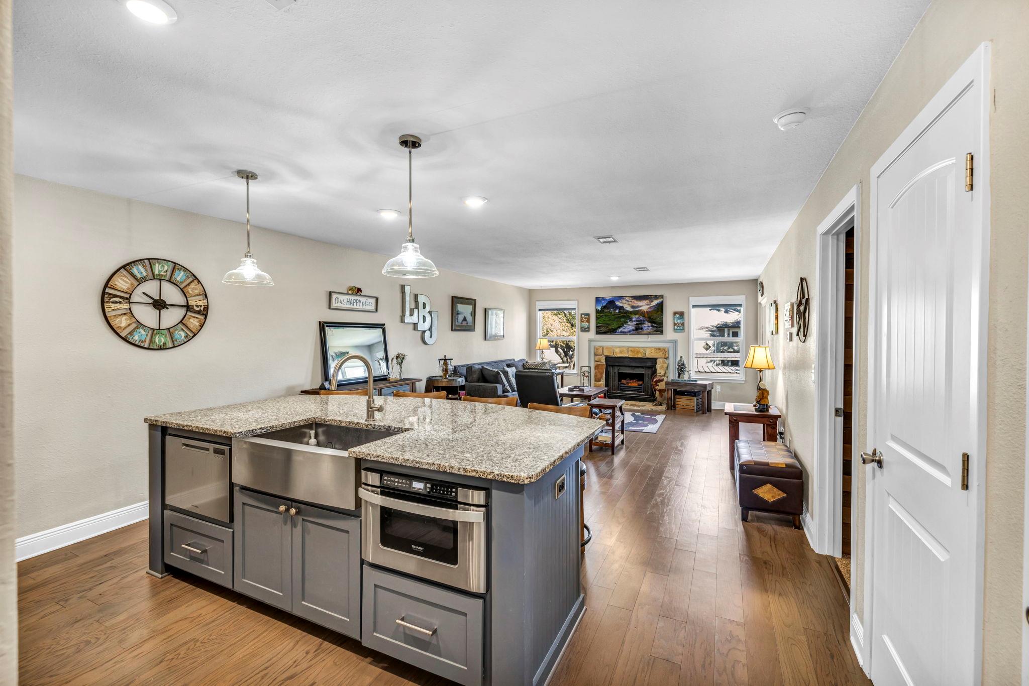 604 Highcrest Dr # 322, Granite Shoals, TX 78654