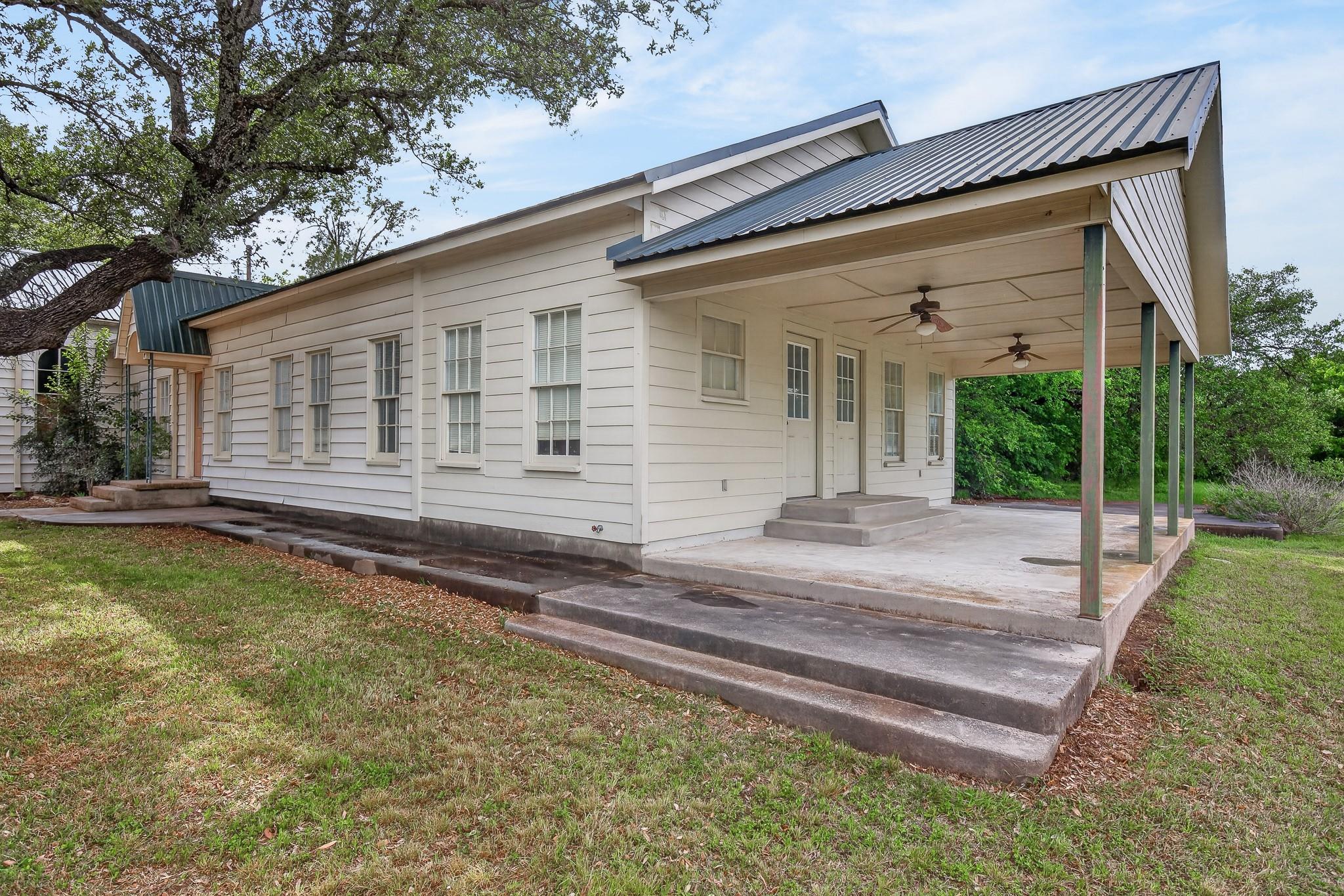 410 N West, Bertram, TX 78605