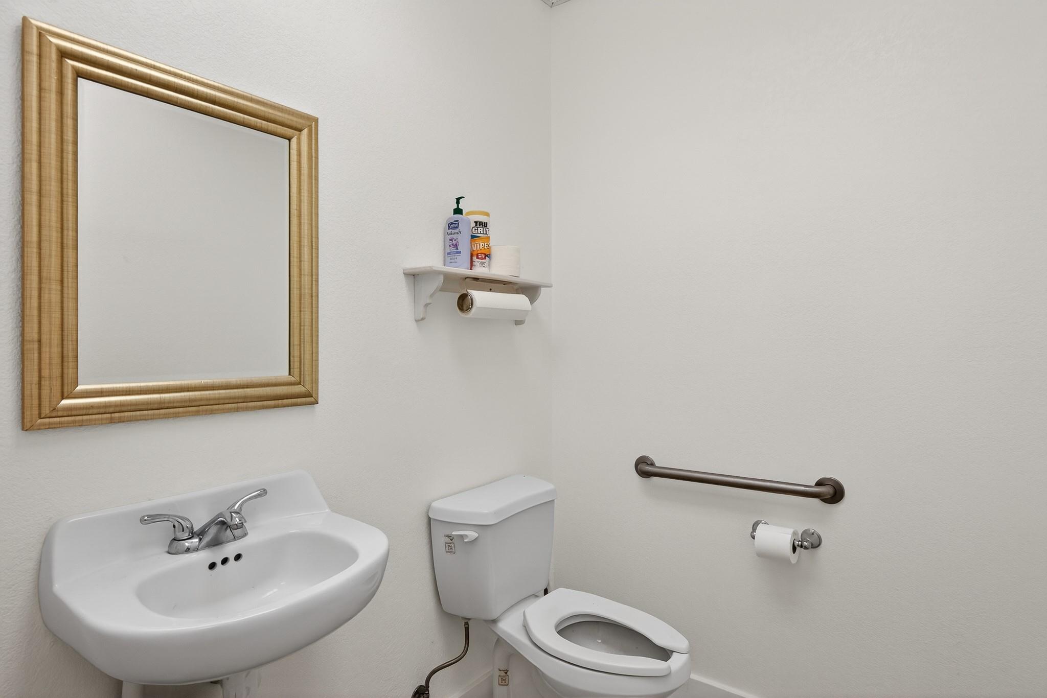 410 N West, Bertram, TX 78605