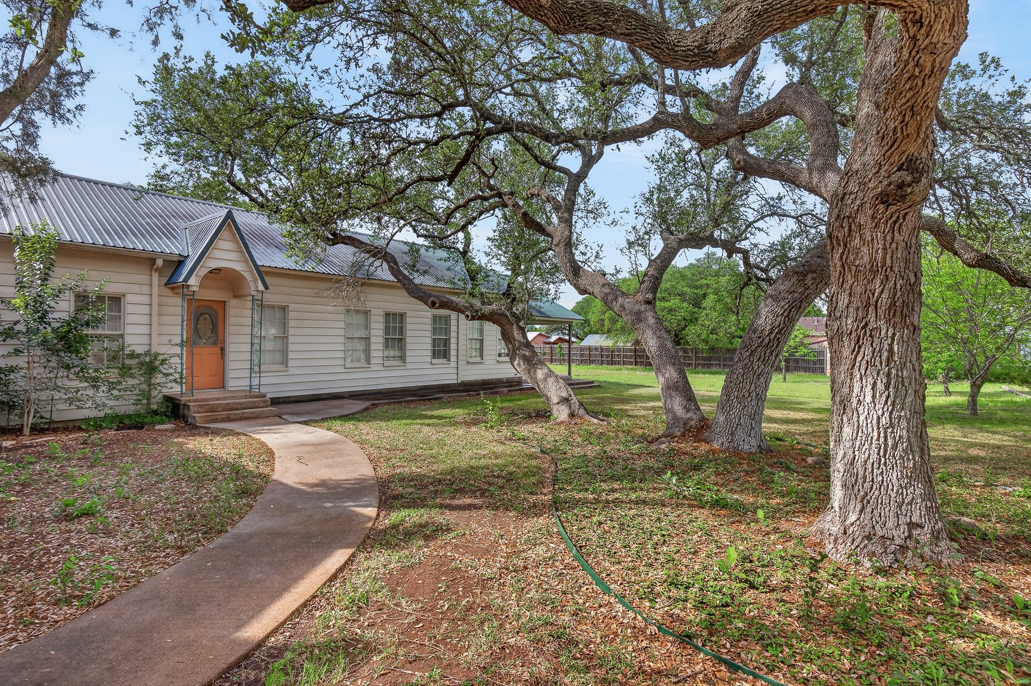 410 N West, Bertram, TX 78605
