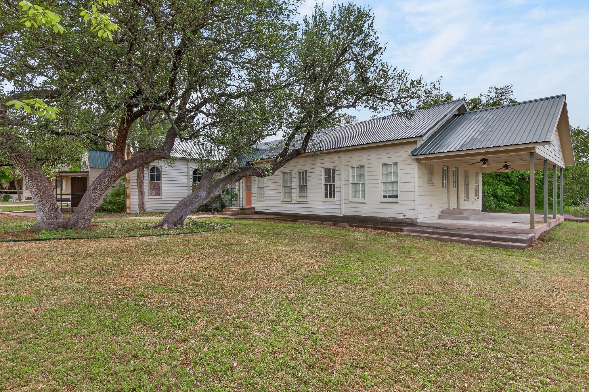 410 N West, Bertram, TX 78605