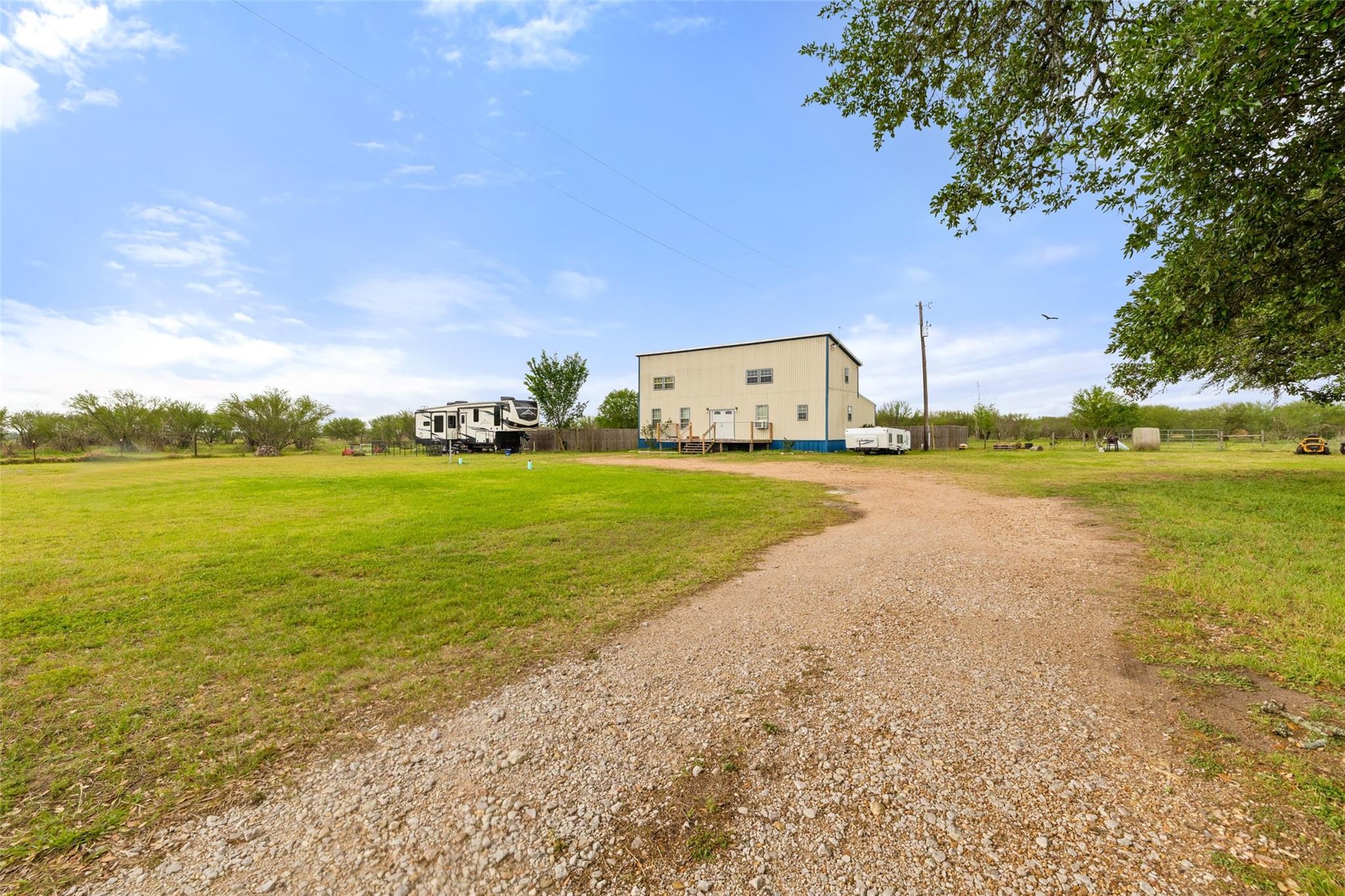 3210 County Road 226, Giddings, TX 78942