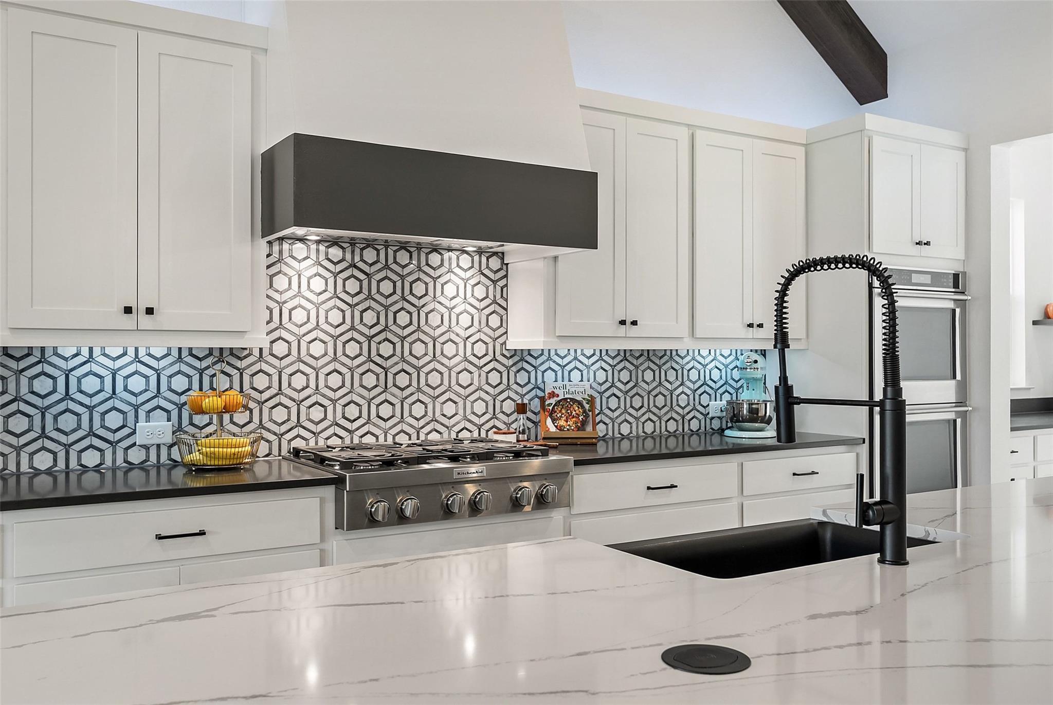 544 Castillo Bnd, Liberty Hill, TX 78642