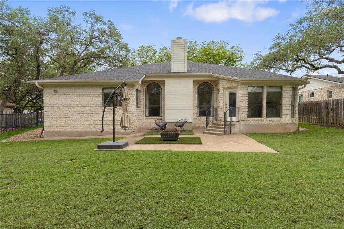 103 Ajuga Ct, Lakeway, TX 78734