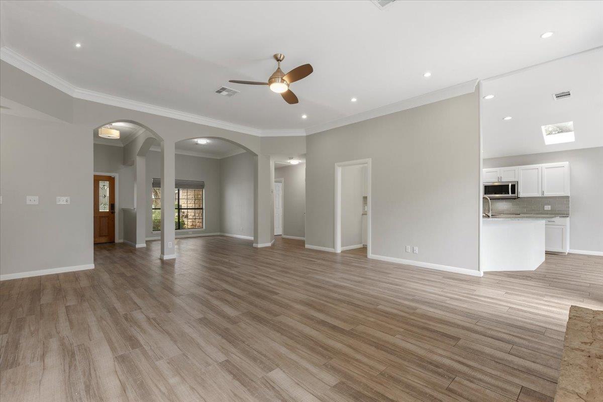 103 Ajuga Ct, Lakeway, TX 78734