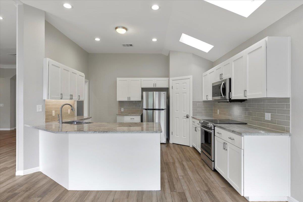 103 Ajuga Ct, Lakeway, TX 78734