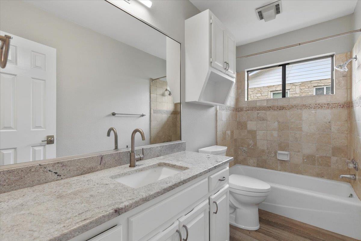 103 Ajuga Ct, Lakeway, TX 78734