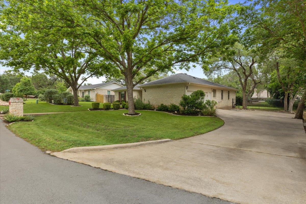 103 Ajuga Ct, Lakeway, TX 78734