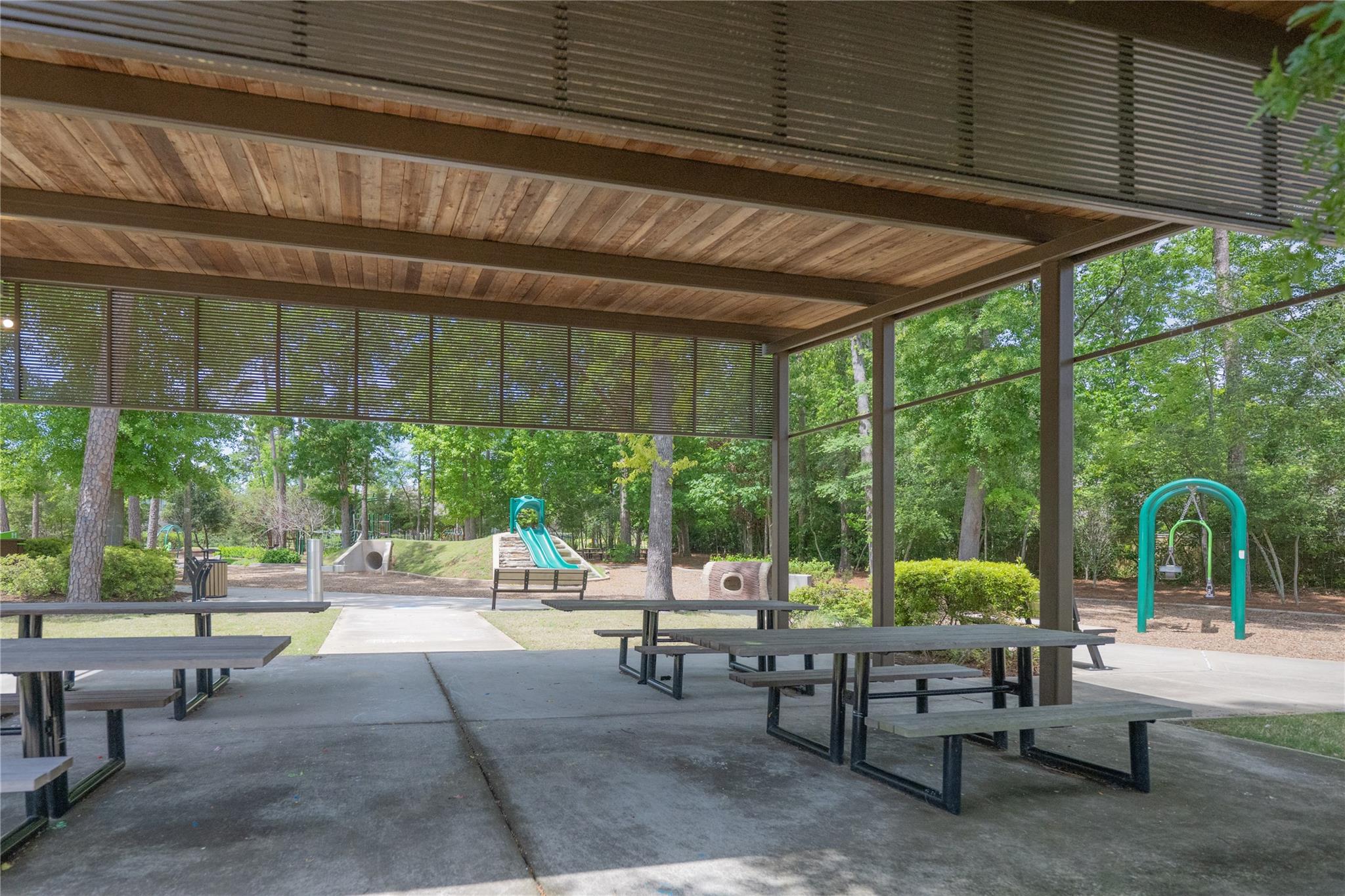 311 Southern Red Ct, Willis, TX 77318