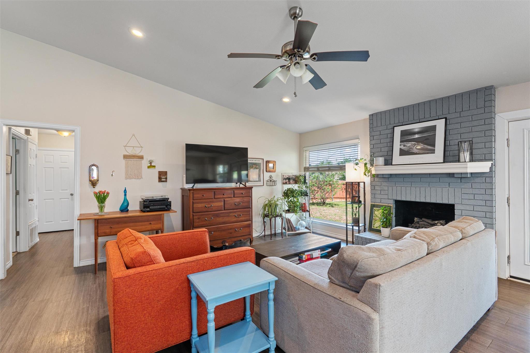 400 E LOGAN St, Round Rock, TX 78664