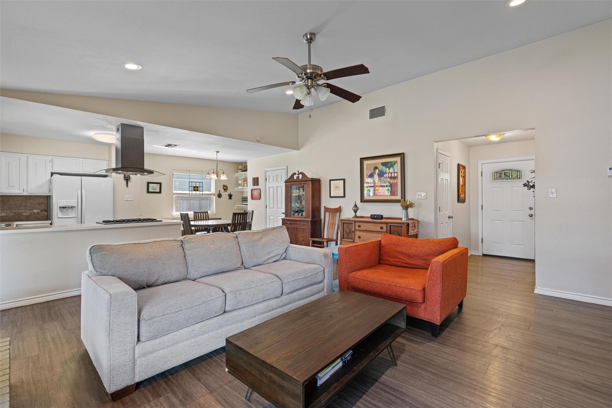 400 E LOGAN St, Round Rock, TX 78664