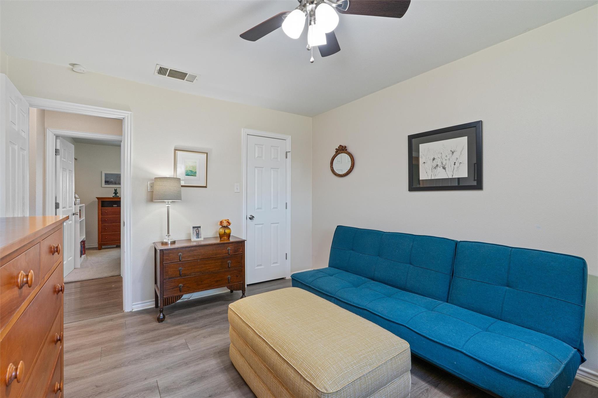 400 E LOGAN St, Round Rock, TX 78664