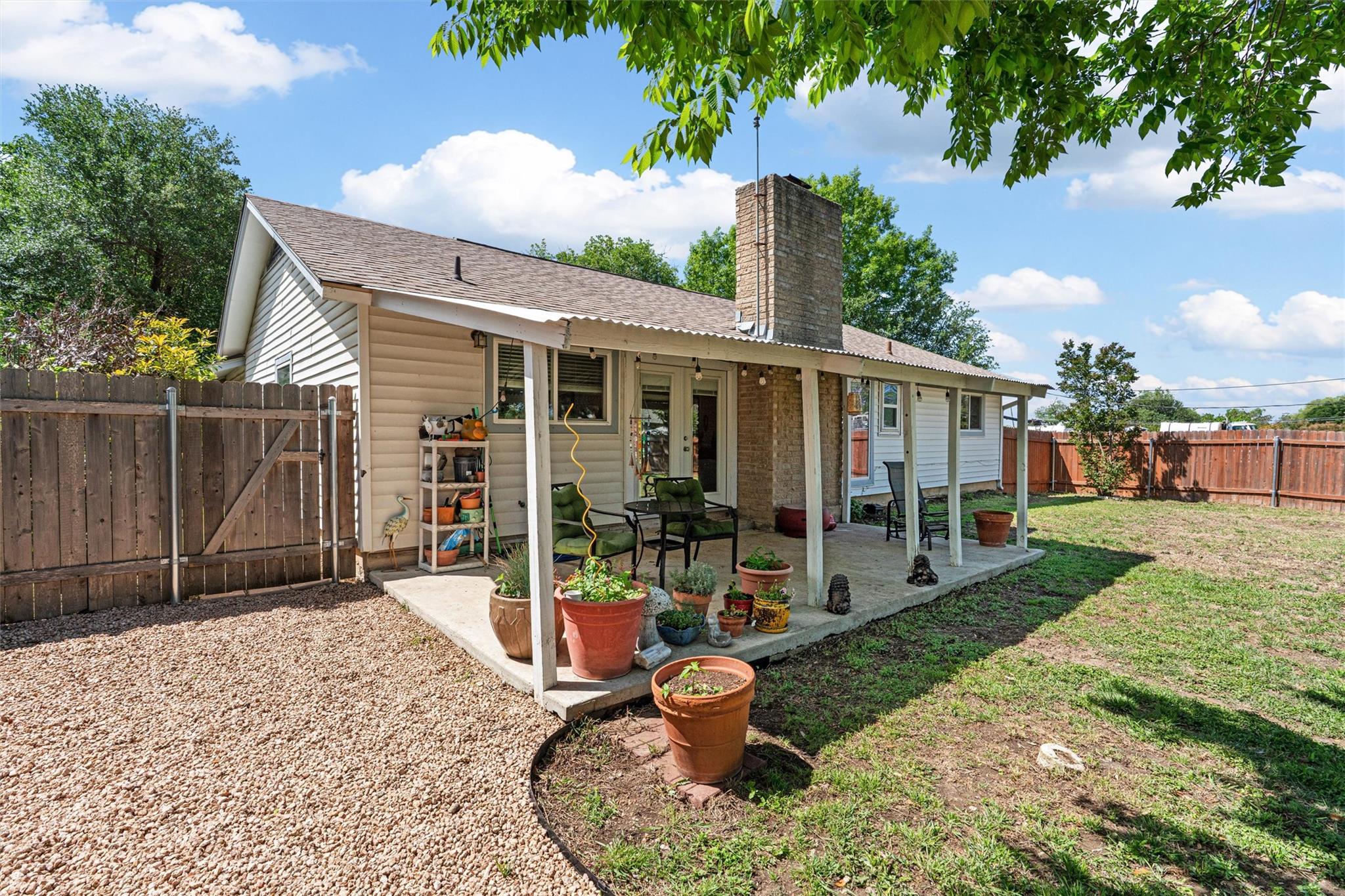 400 E LOGAN St, Round Rock, TX 78664