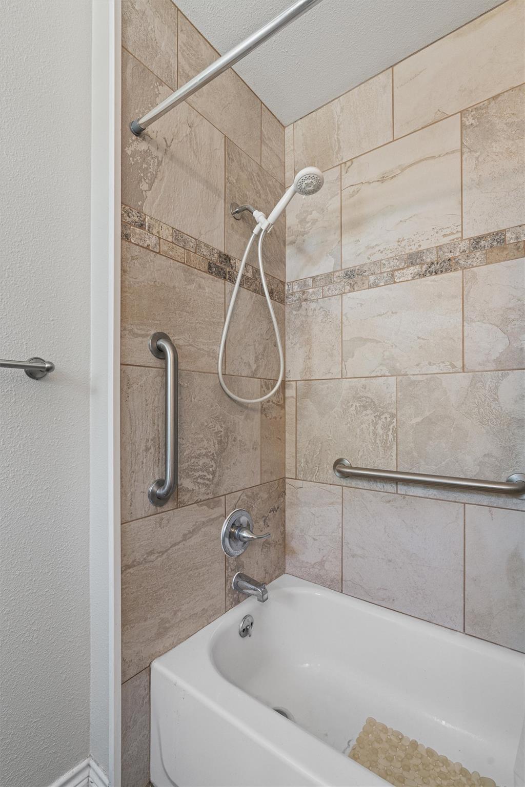 400 E LOGAN St, Round Rock, TX 78664