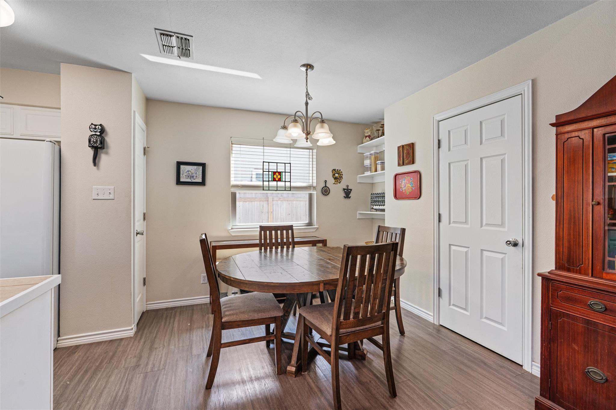 400 E LOGAN St, Round Rock, TX 78664