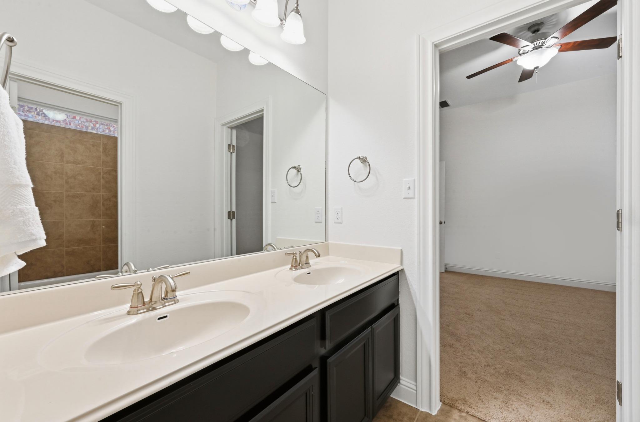 5612 Cherokee Draw Rd, Austin, TX 78738