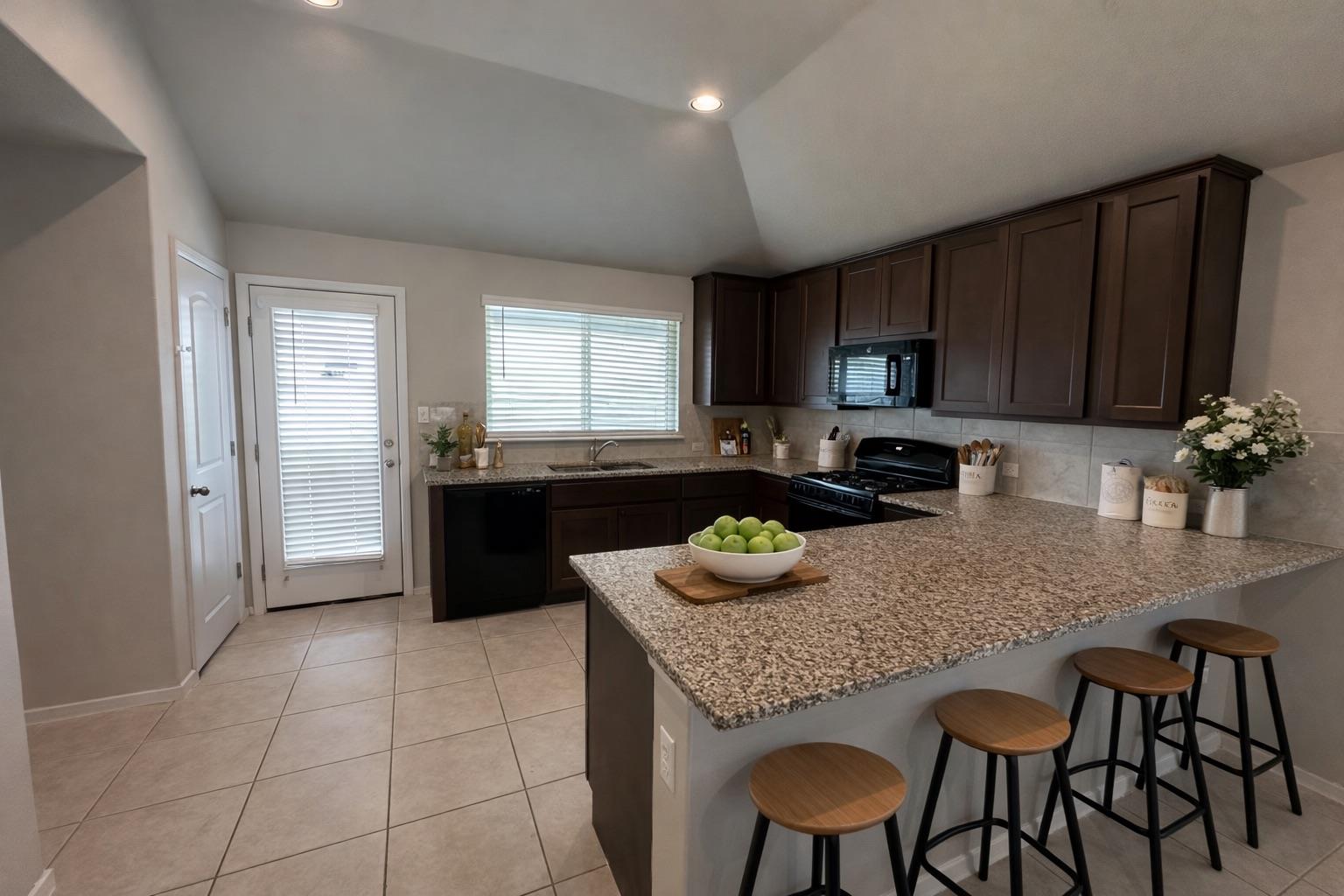 251 Tempest Trl, Maxwell, TX 78656