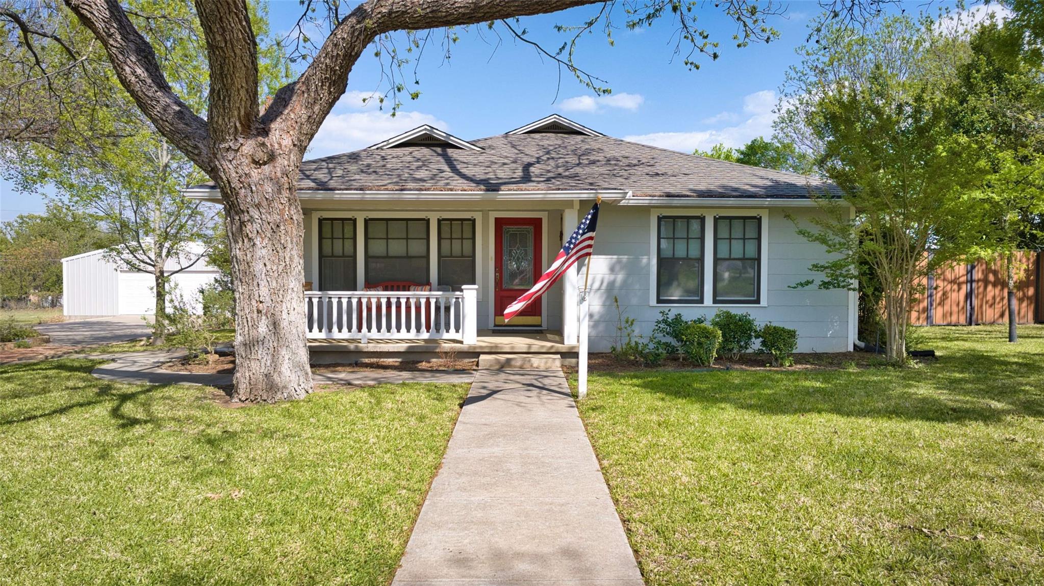 761 Post Hill St, Mason, TX 76856