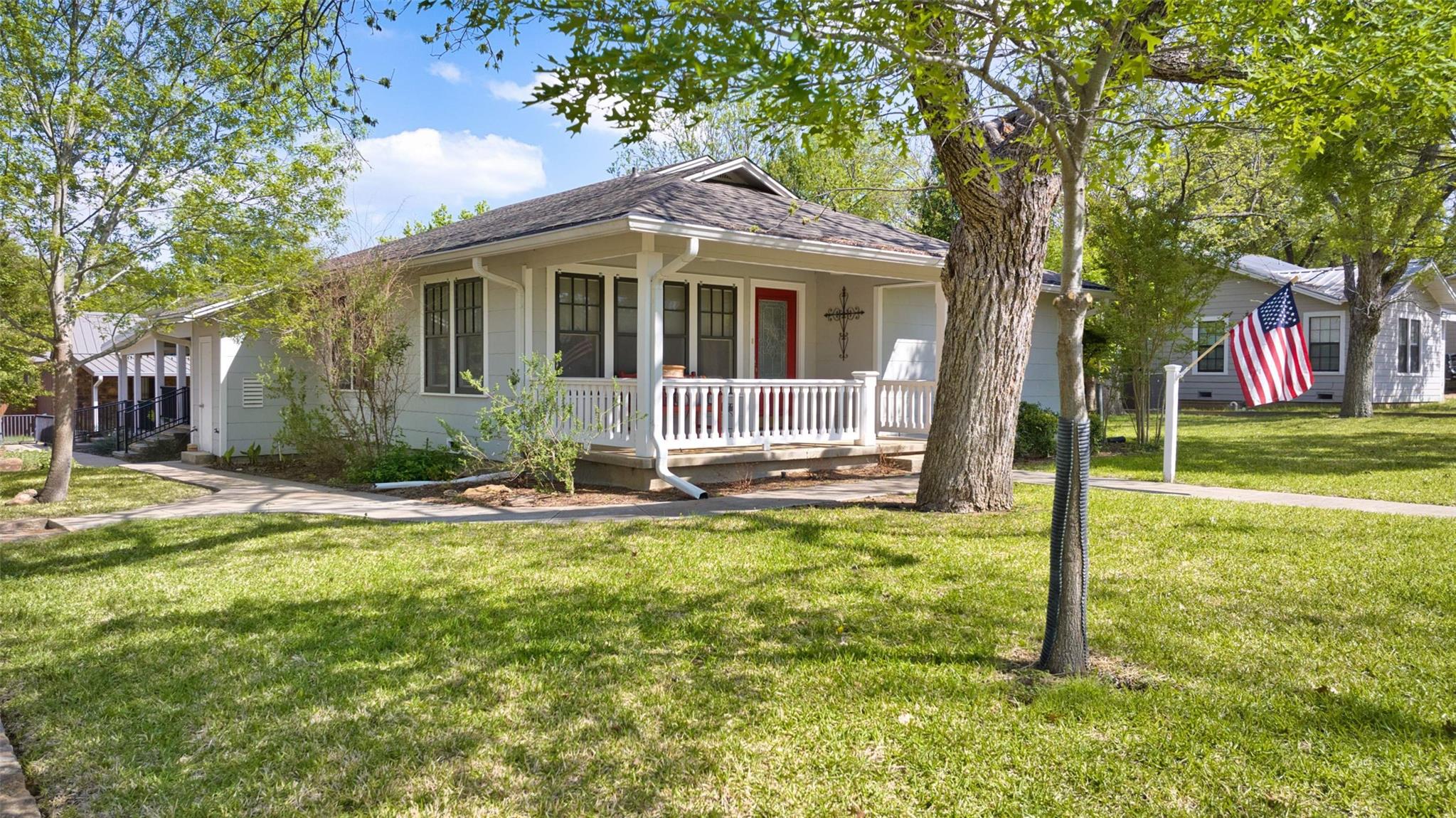 761 Post Hill St, Mason, TX 76856