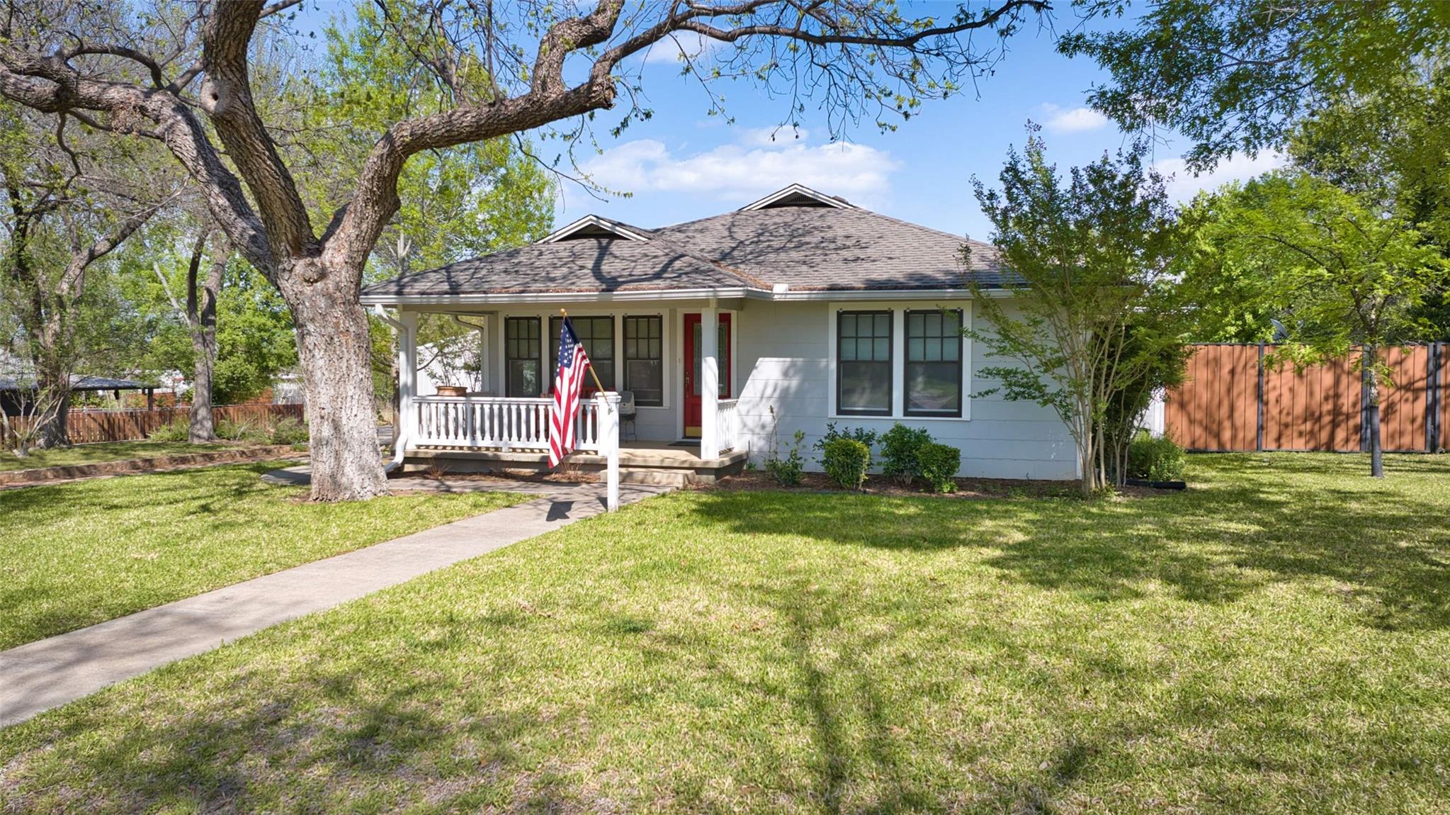 761 Post Hill St, Mason, TX 76856