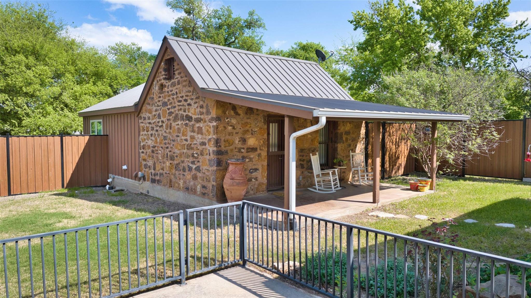 761 Post Hill St, Mason, TX 76856