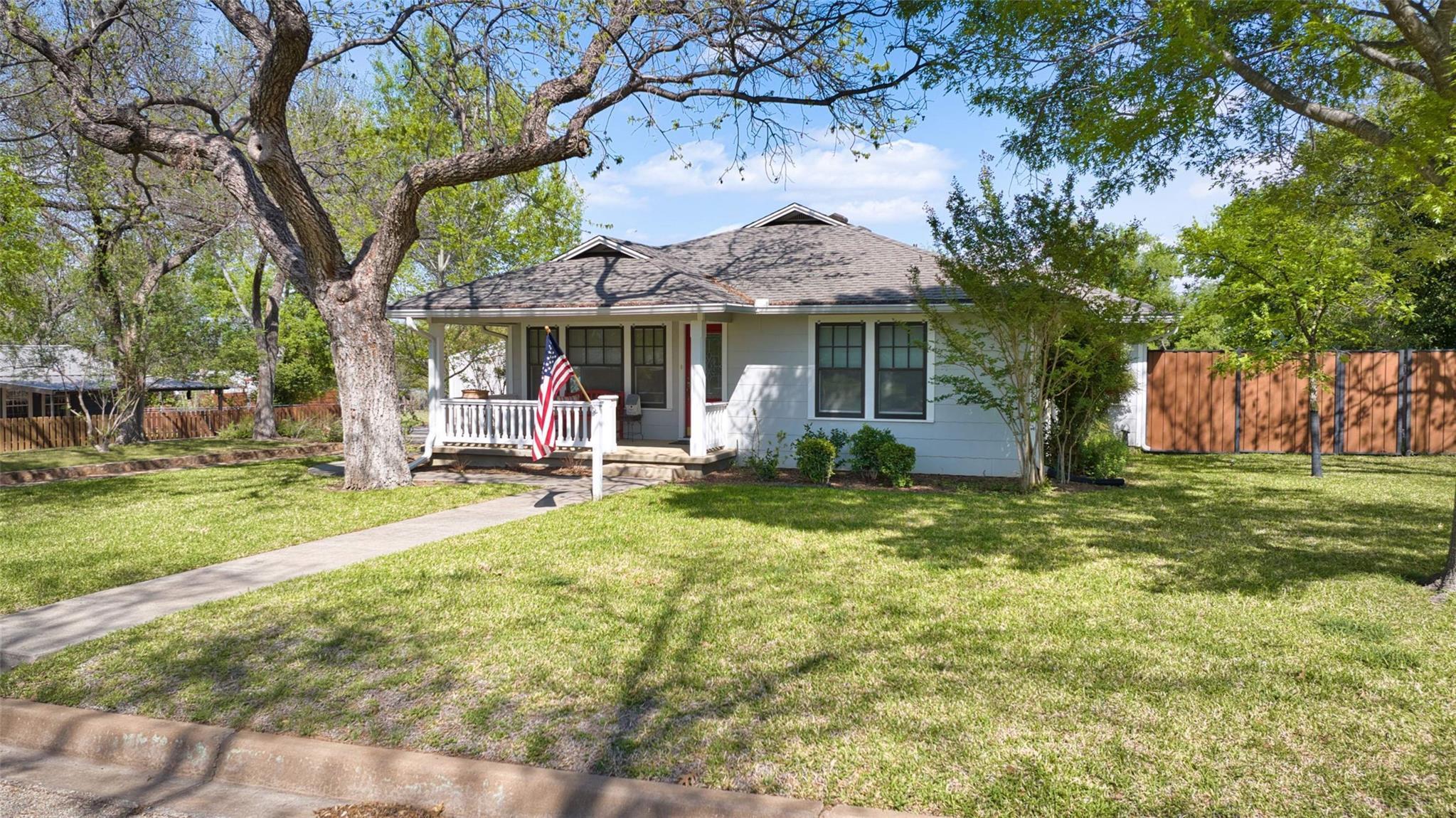 761 Post Hill St, Mason, TX 76856