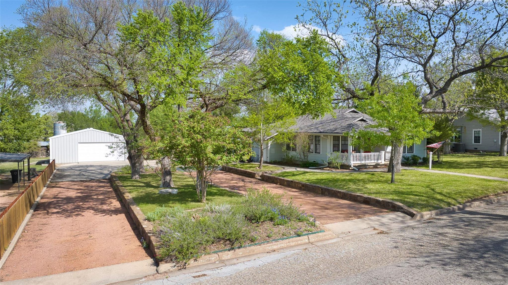 761 Post Hill St, Mason, TX 76856