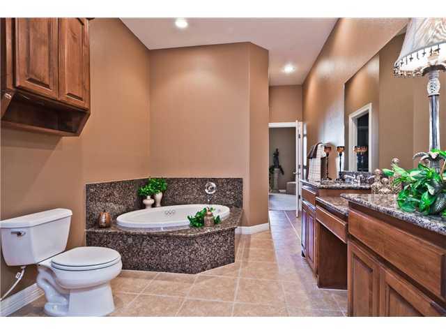 9122 Balcones Club Dr # 6, Austin, TX 78750