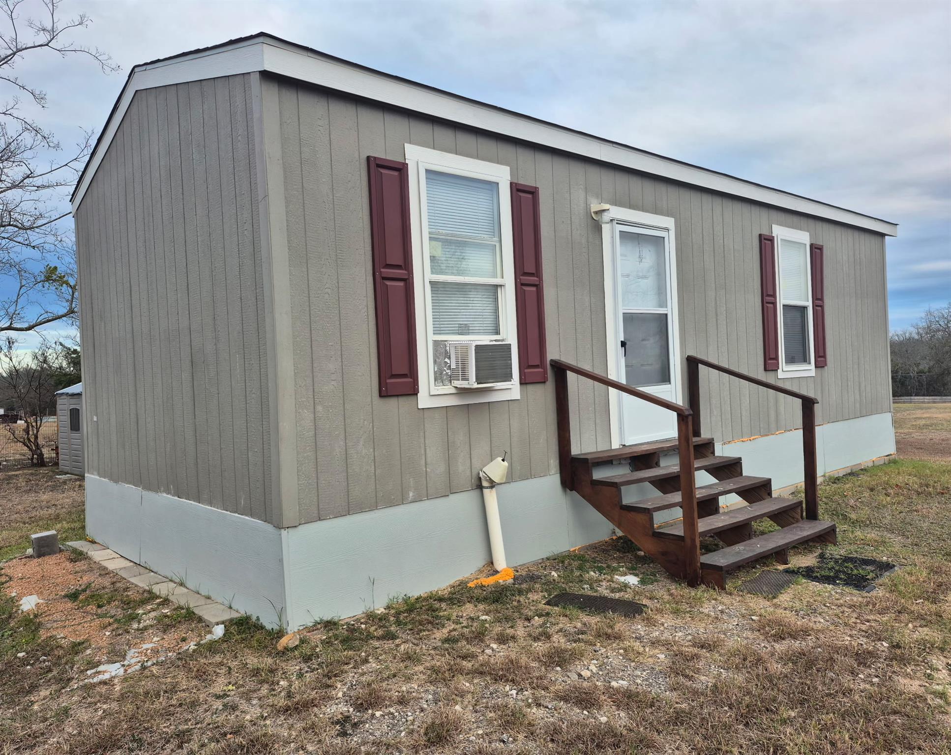 222 Shadow Oaks Dr # B, Elgin, TX 78621